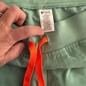FIGS Technical Green Scrub Pants with Neon Orange Drawstring XXL